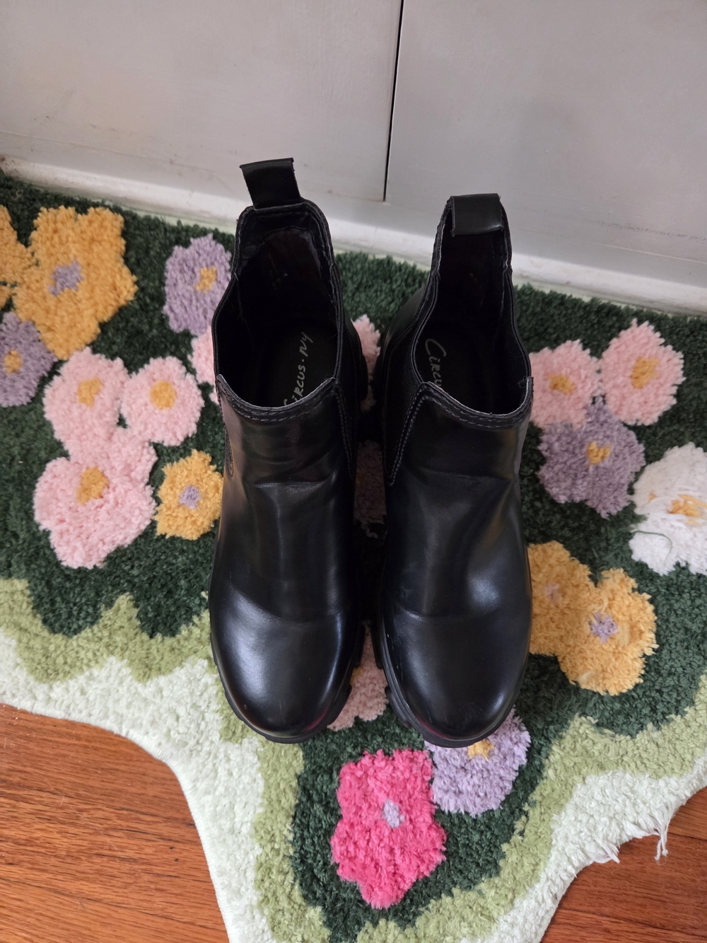 Circus by Sam Edelman Black Chunky Chelsea Platform Boots - Picture 7 of 10